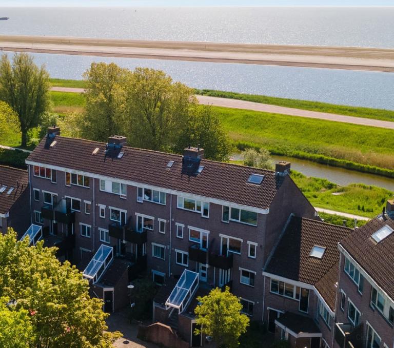 116 m² maisonette with Markermeer views - Image 11