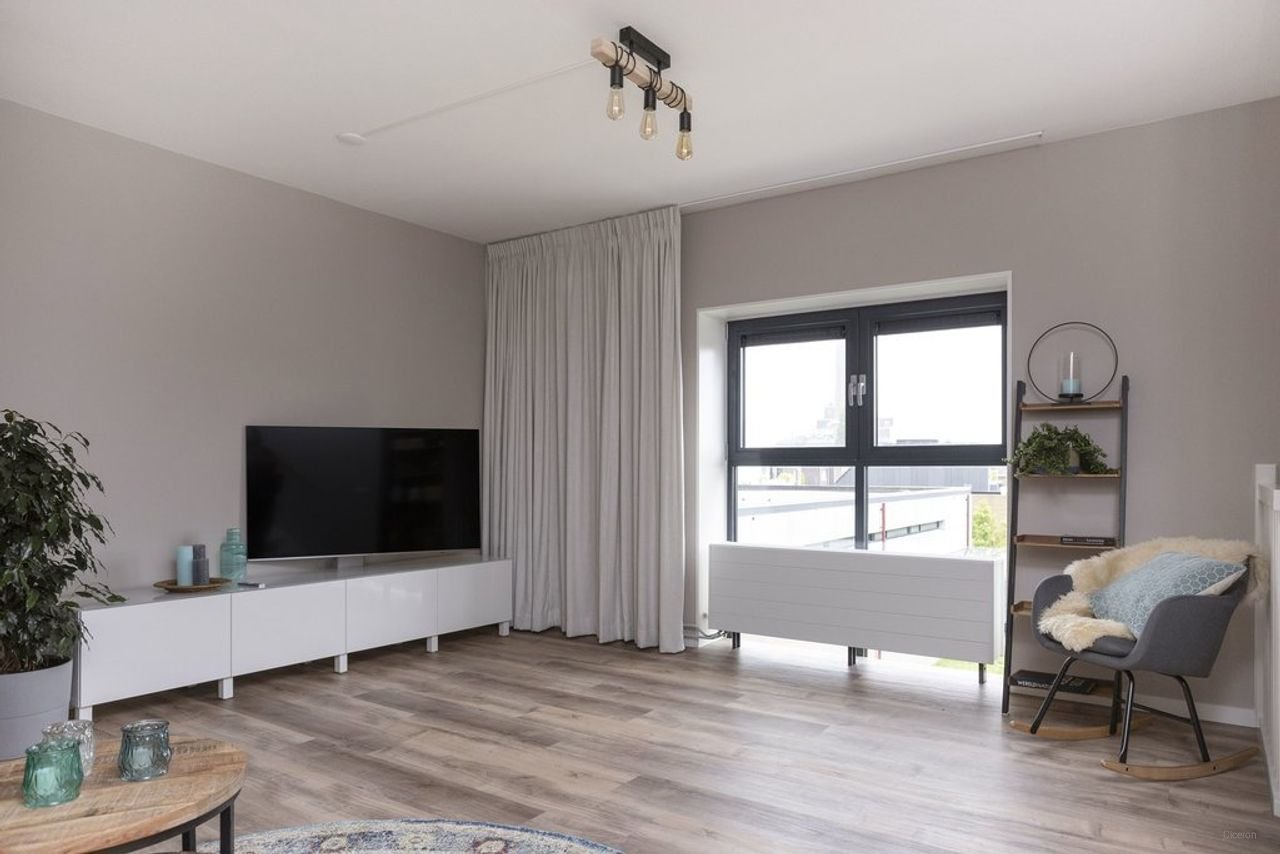 Industrial loft (131 m²) with roof terrace - Image 2