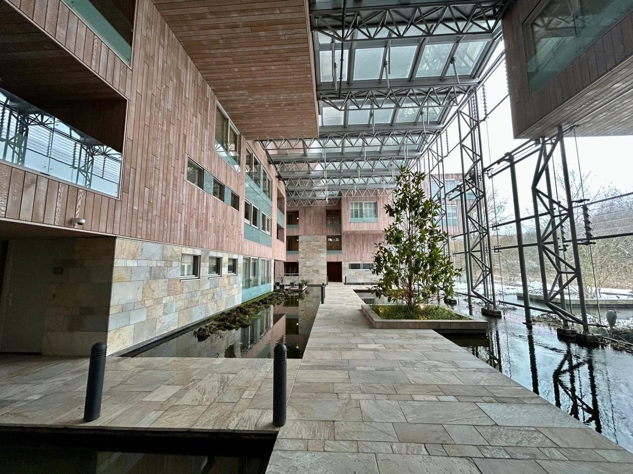 Royaal wonen met terras in Crystal Court - Afbeelding 3