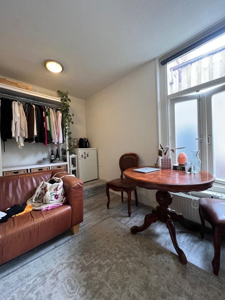 Bright room (15m²) at the Rademarkt - Image 2