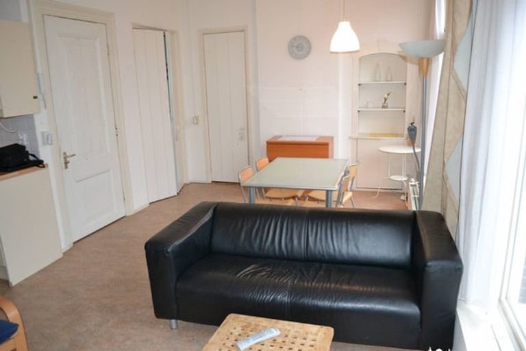 Furnished studio on the Nieuwe Ebbingestraat - Image 4