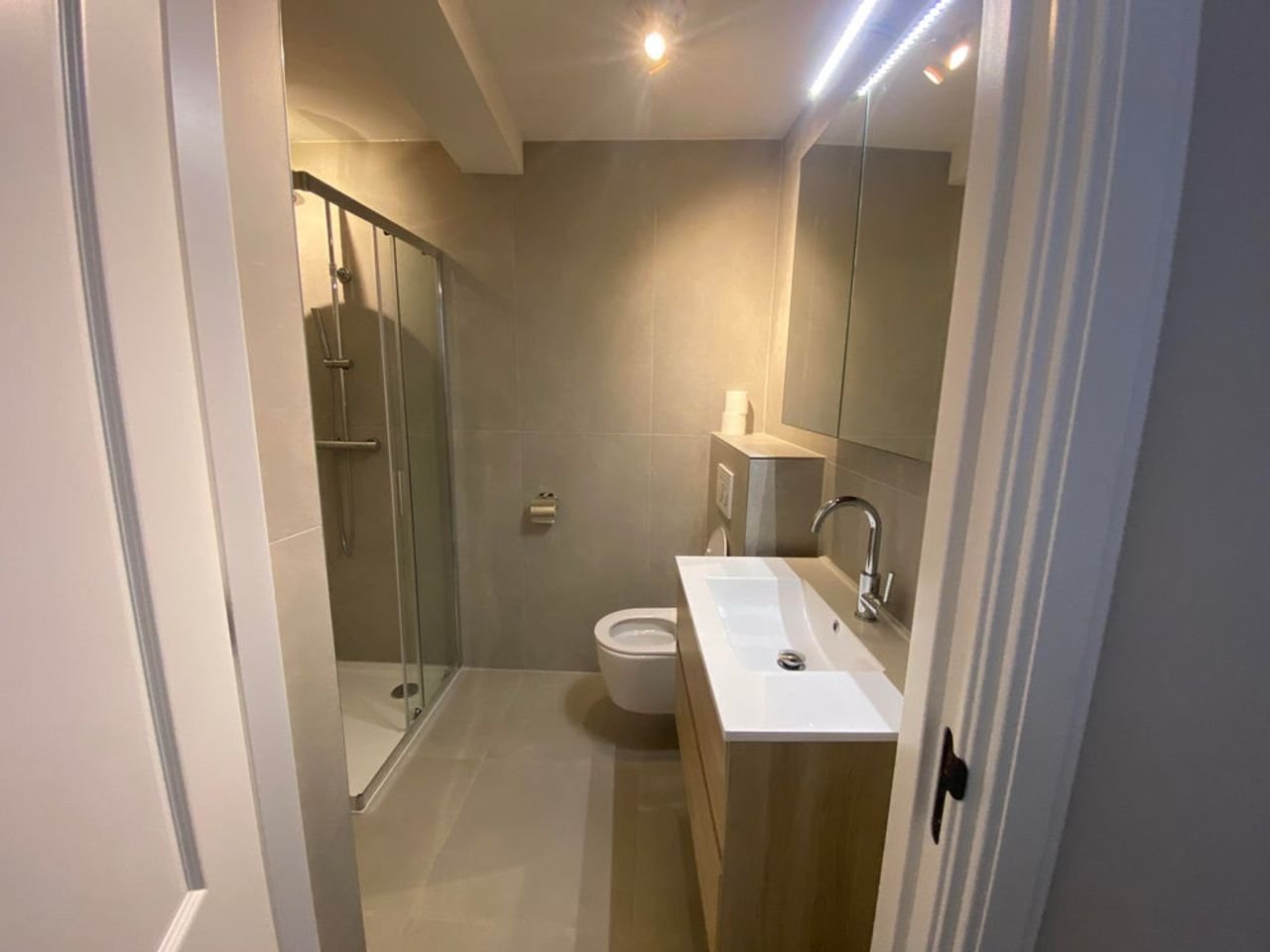 Gemeubileerd appartement met balkon in Zeist - Afbeelding 9