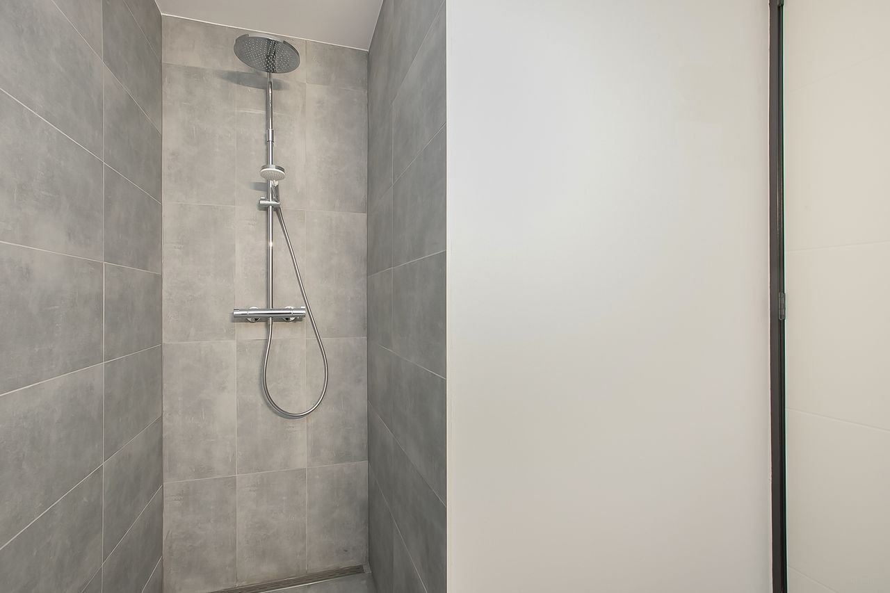 Modern appartement (90m²) met tuin in Overgooi - Afbeelding 11