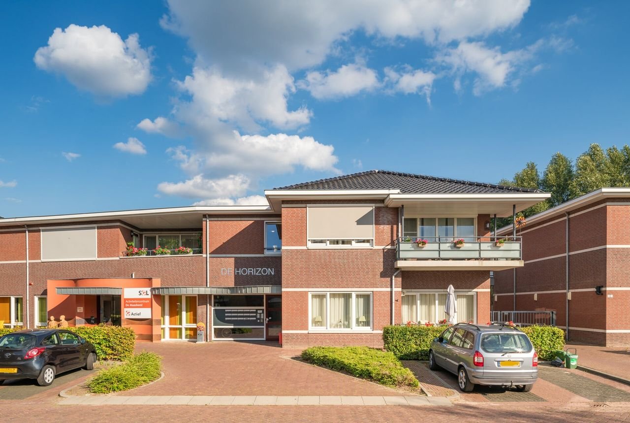 Spacious apartment (108 m²) with elevator in Baarlo - Image 1