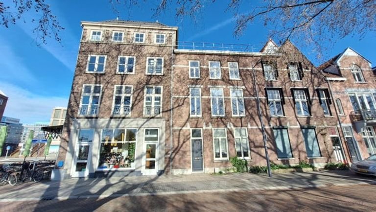 Property with roof terrace on the Dommel - Image 1