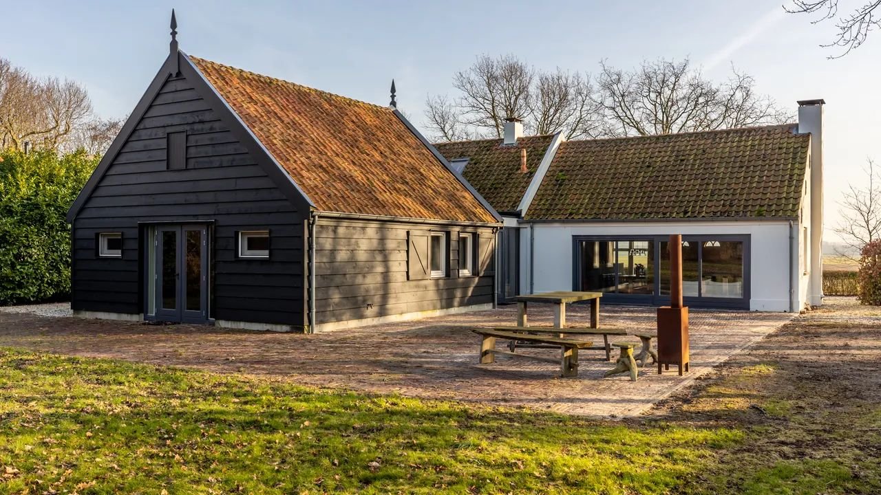 Detached living between forest and dunes - Image 2