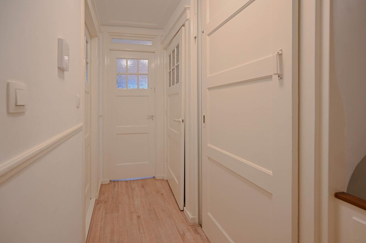 Bright 2-bedroom apartment in Blijdorp - Image 5