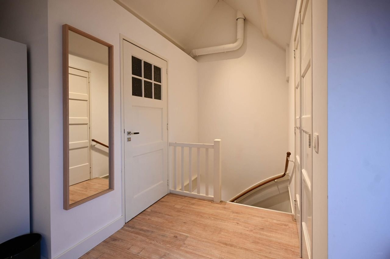 Bright 2-bedroom apartment in Blijdorp - Image 11