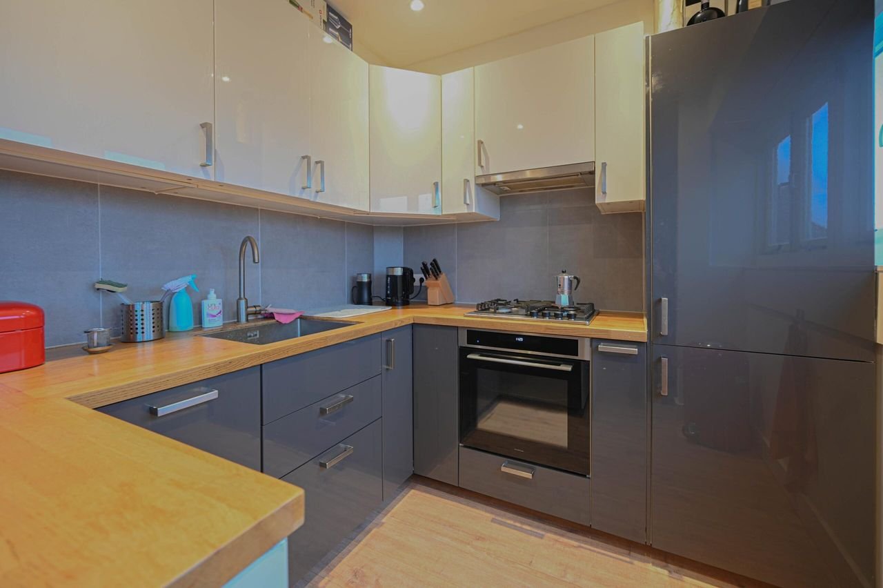 Bright 2-bedroom apartment in Blijdorp - Image 6