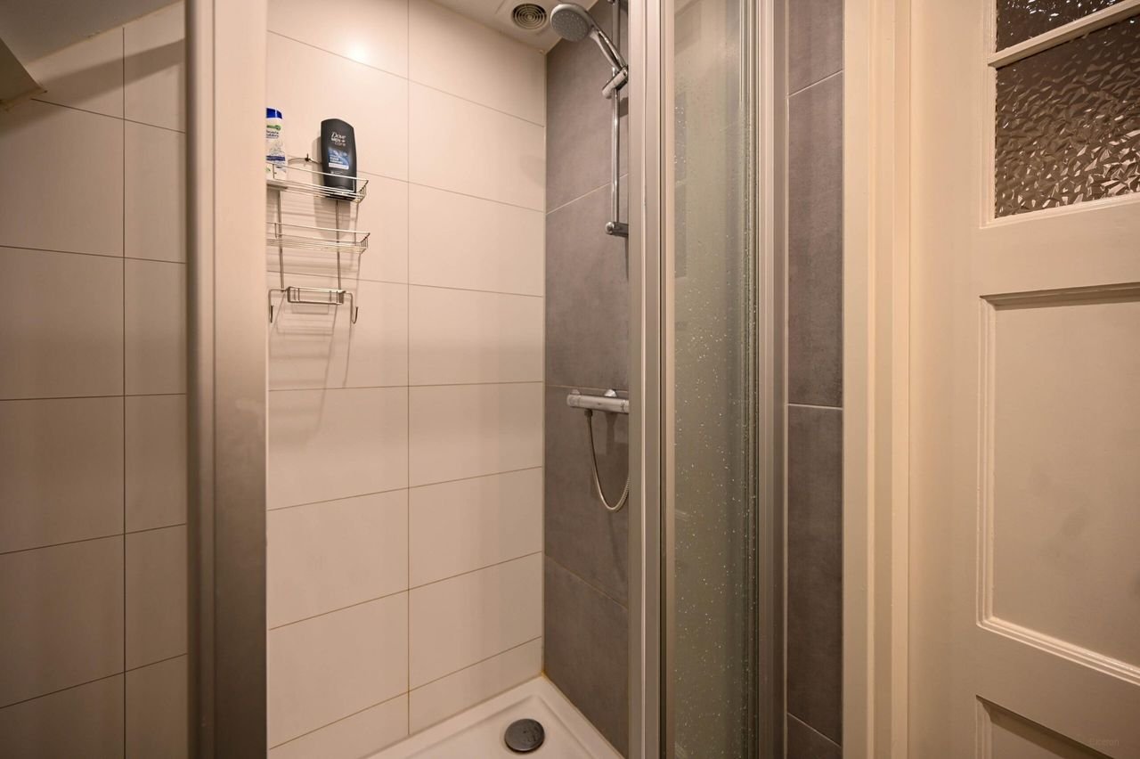 Bright 2-bedroom apartment in Blijdorp - Image 14