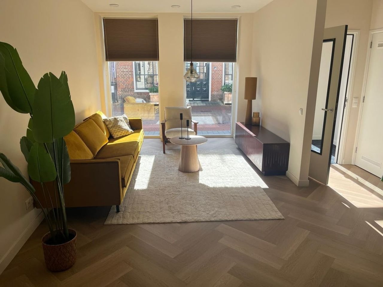 Gemeubileerd appartement met balkon - Afbeelding 2