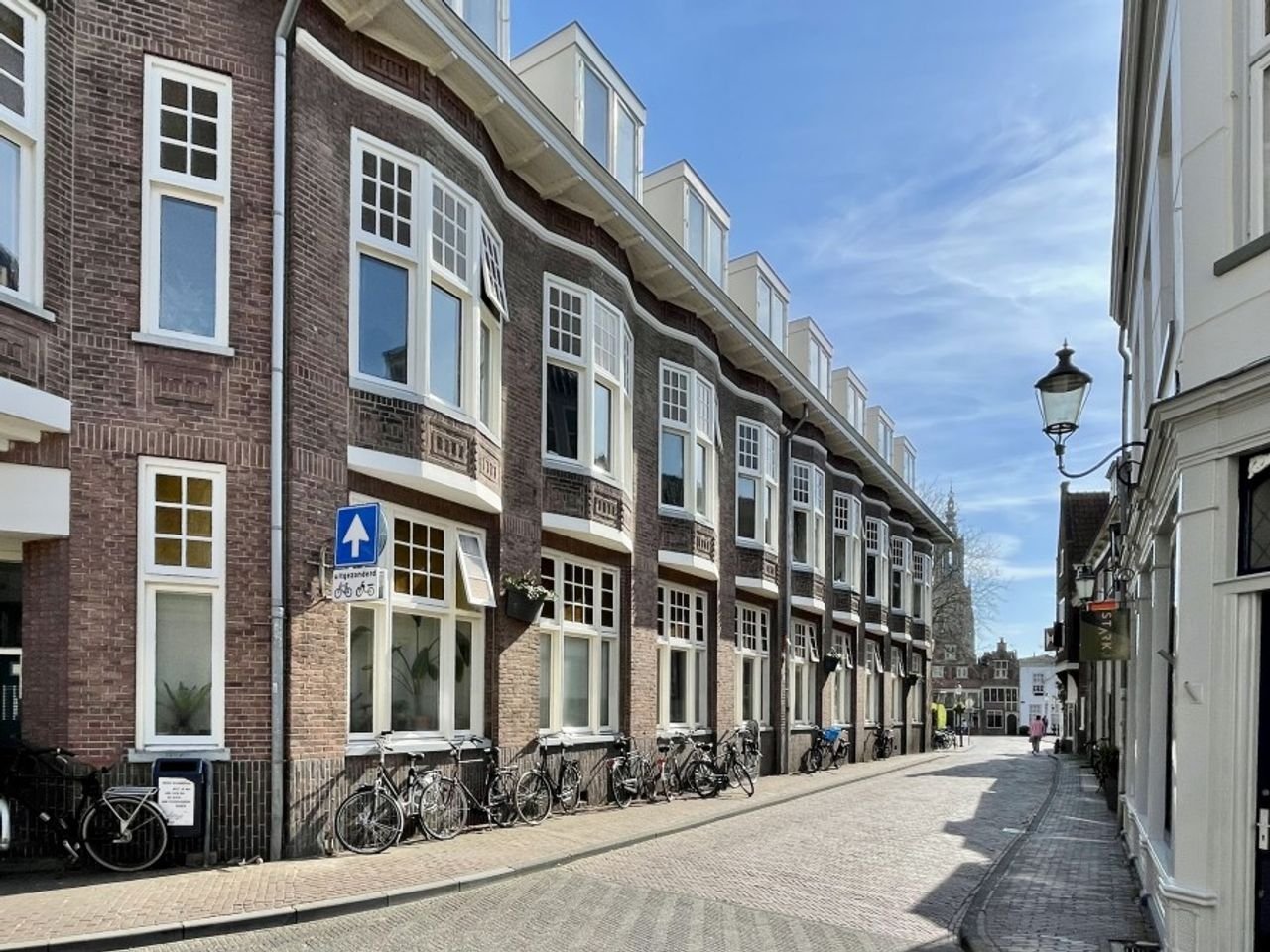 Bright student room on the Muurhuizen - Image 1