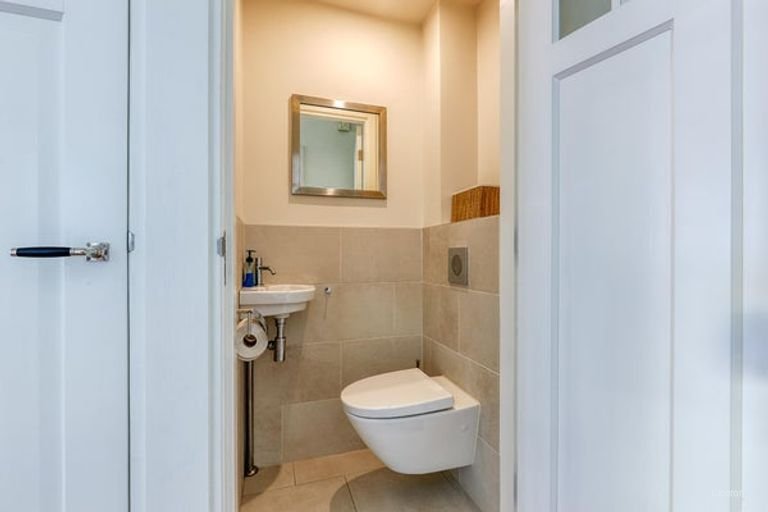 Royaal huis in Voorburg: 6 slaapkamers - Afbeelding 19