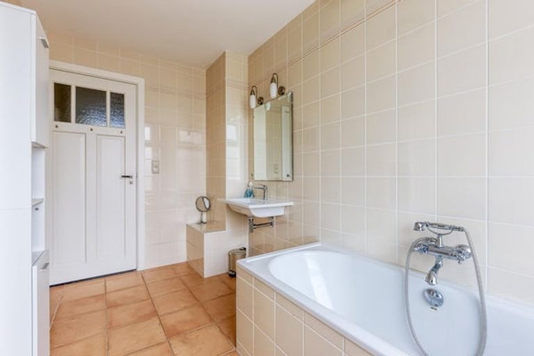 Royaal huis in Voorburg: 6 slaapkamers - Afbeelding 24