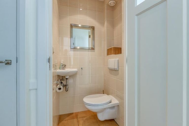 Royaal huis in Voorburg: 6 slaapkamers - Afbeelding 29