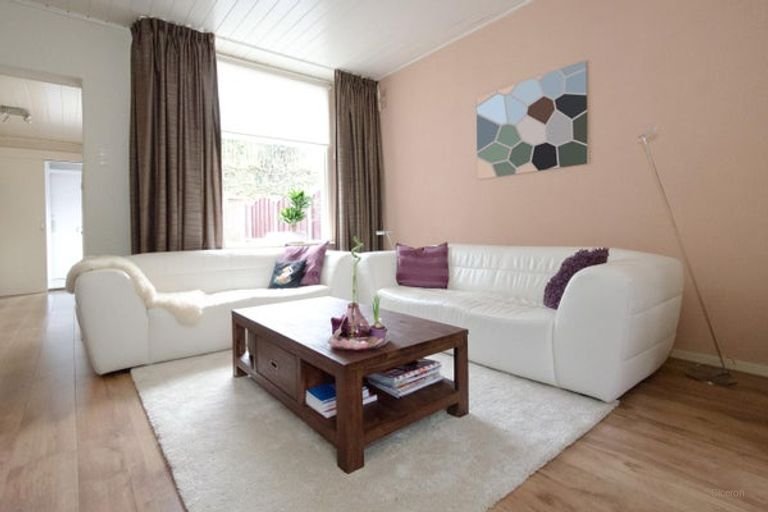 2-onder-1-kap met tuin en haard - Afbeelding 12