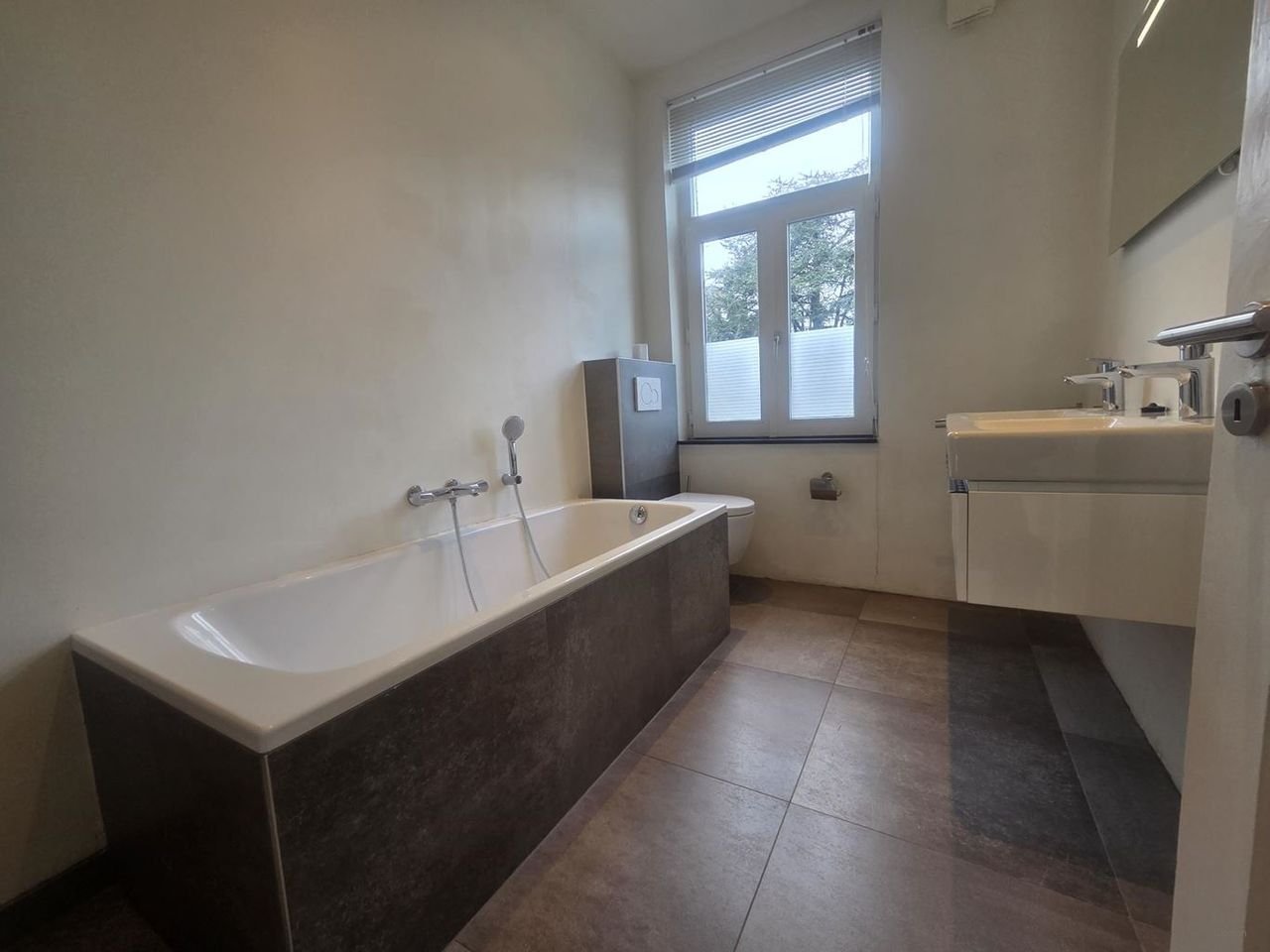 Ruim woonhuis (135m²) met tuin in Amby - Afbeelding 17