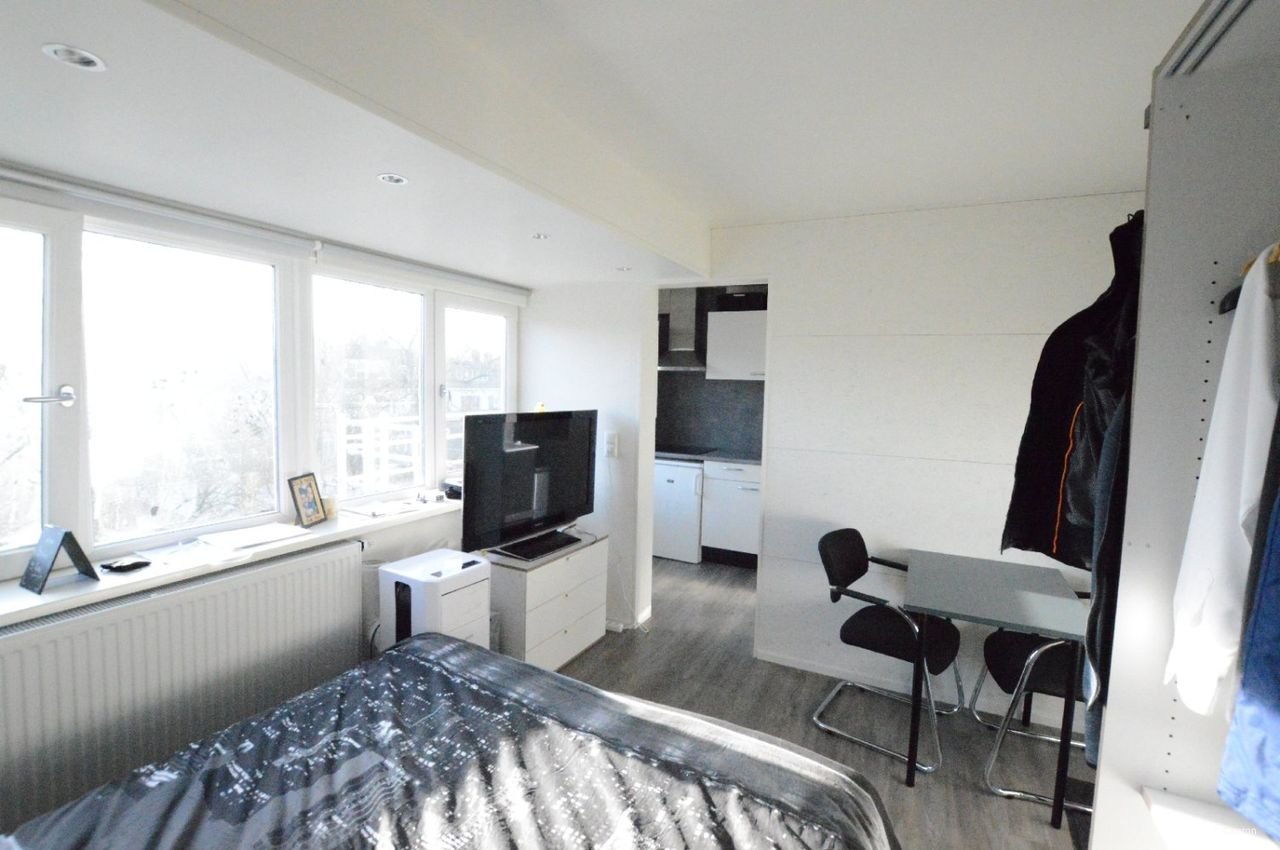 Kamer met eigen keuken en balkon - Afbeelding 3