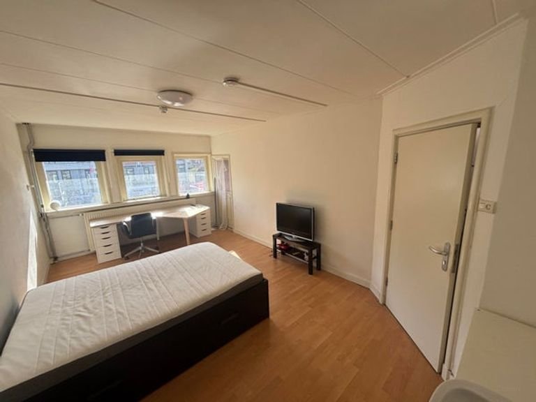Gemeubileerde kamer (20 m²) met eigen balkon - Afbeelding 2