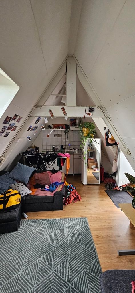 Room with private kitchen in Professorenbuurt - Image 3