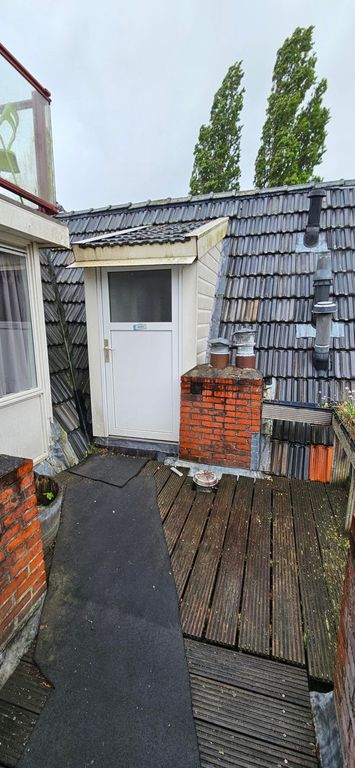 Room with private kitchen in Professorenbuurt - Image 8