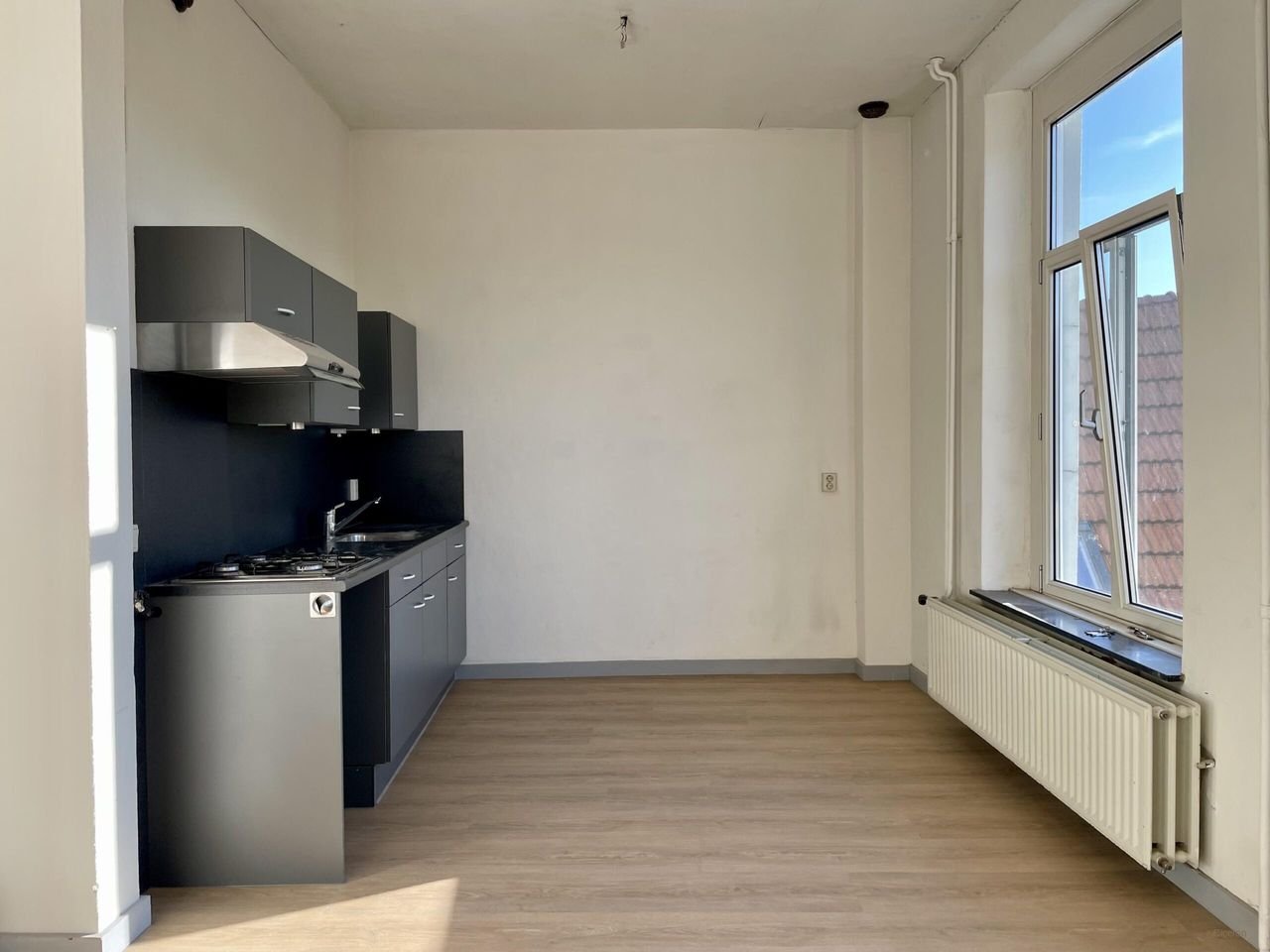 Characteristic living on the Parade - Image 7