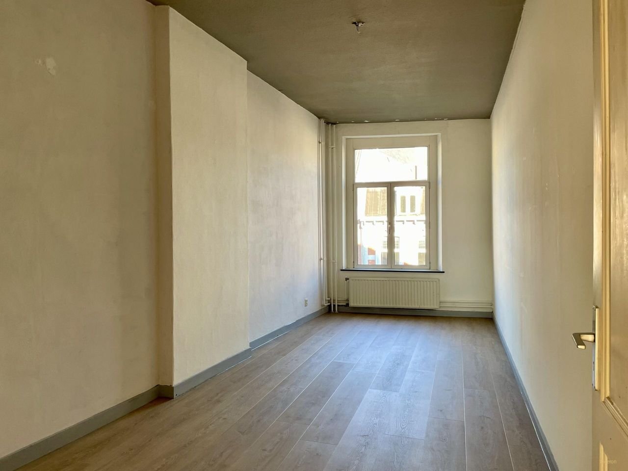 Characteristic living on the Parade - Image 10