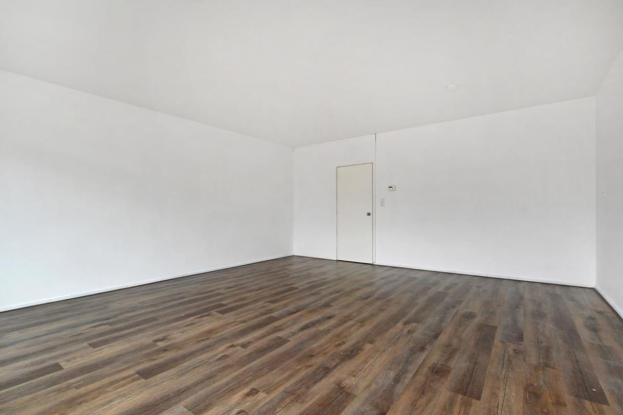 Spacious apartment (96m²) with kitchen island and energy label A - Image 15