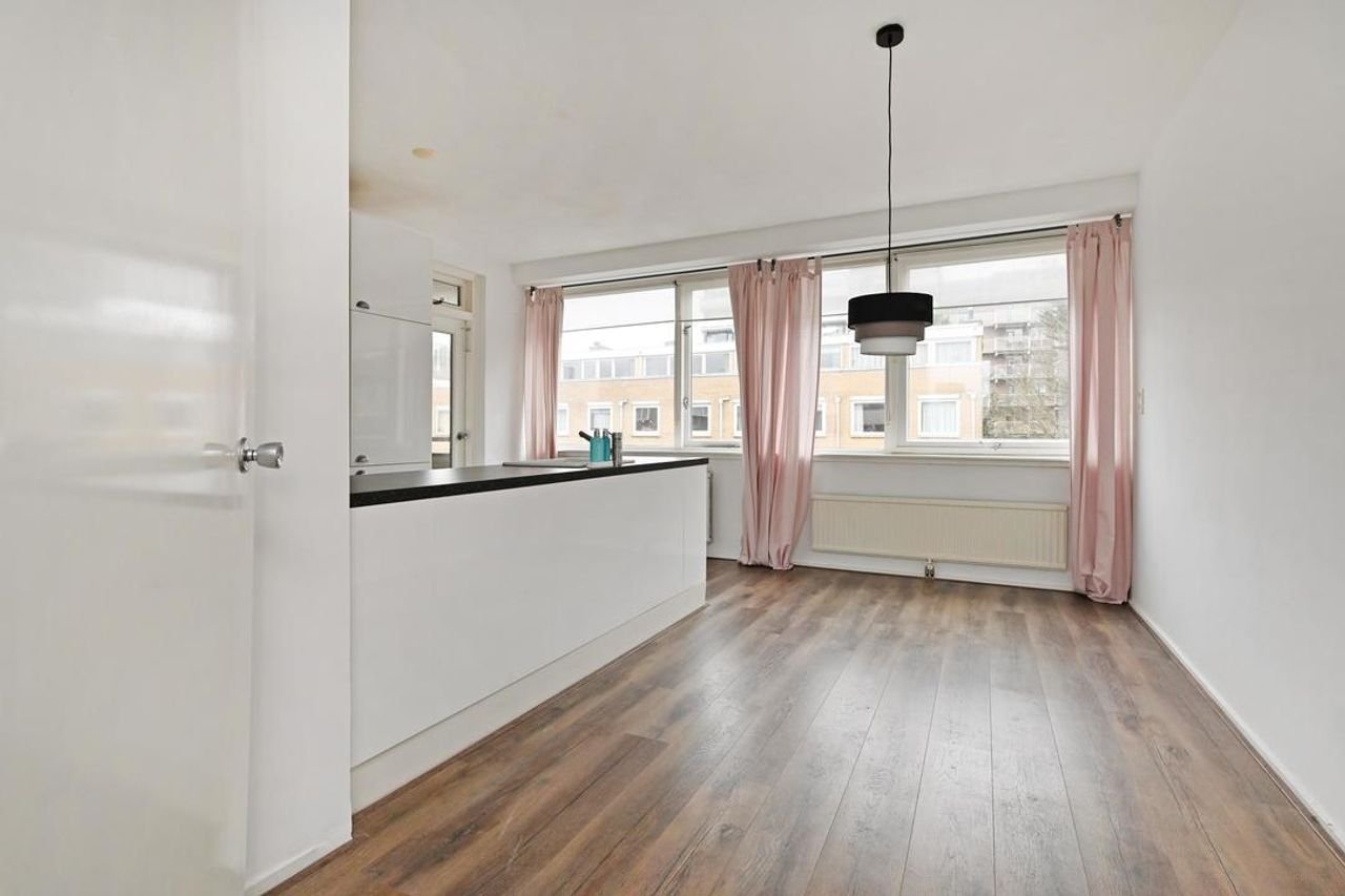 Spacious apartment (96m²) with kitchen island and energy label A - Image 17