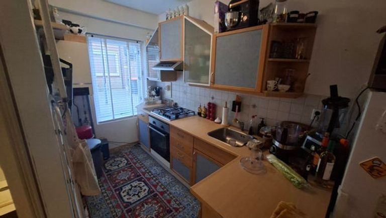 Ground-floor studio with large covered terrace - Image 3