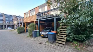Ground-floor studio with large covered terrace