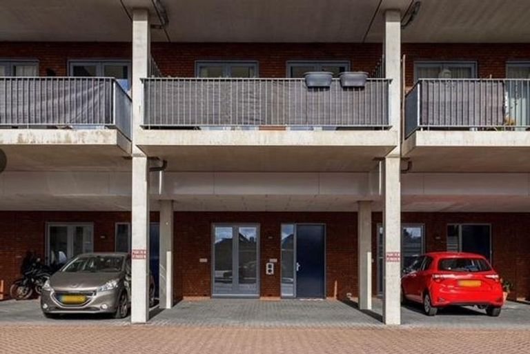 Modern apartment (100 m²) near ASML - Image 2