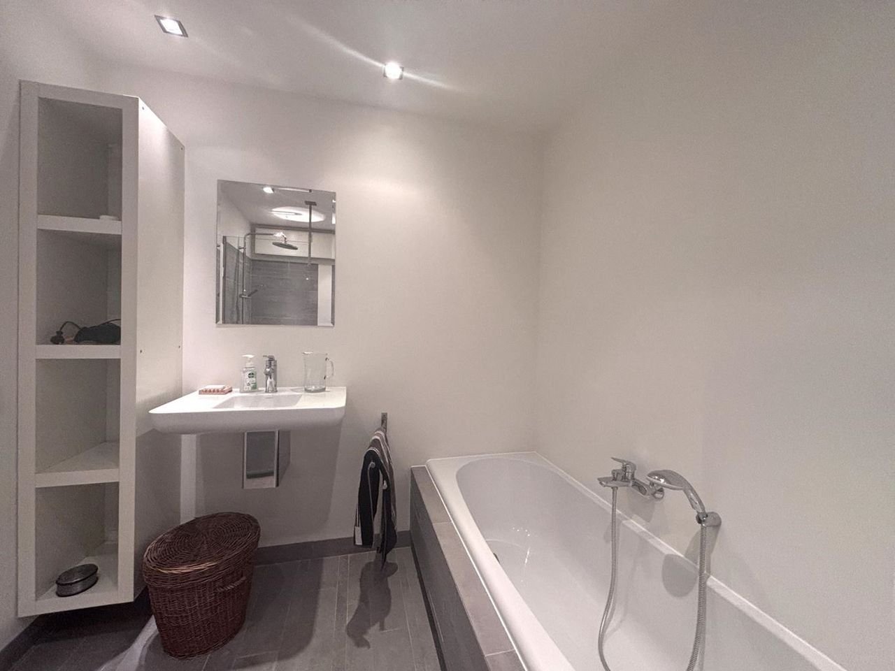 Gemeubileerd appartement met balkon in Villapark - Afbeelding 17