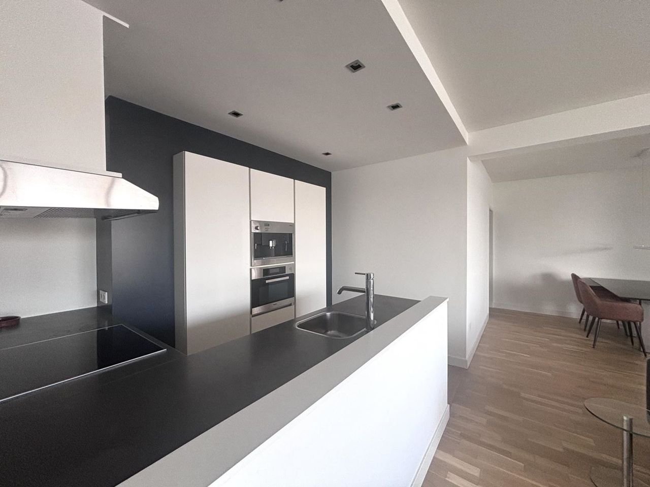 Gemeubileerd appartement met balkon in Villapark - Afbeelding 3