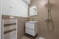 Furnished 1-bedroom apartment in city center - Image 4