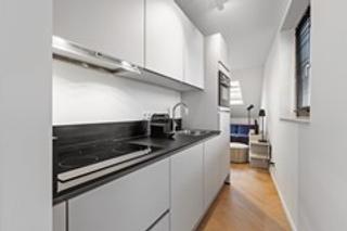 Furnished 1-bedroom apartment in city center - Image 3