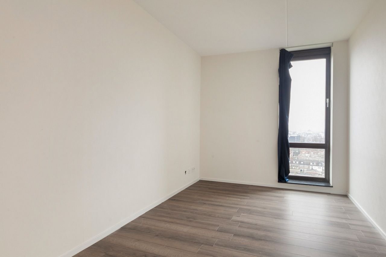 Spacious apartment (105 m²) with kitchen island - Image 15