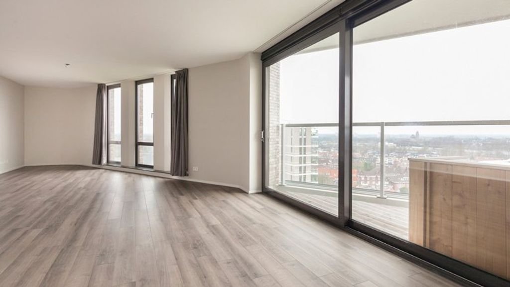 Spacious apartment (105 m²) with kitchen island - Image 3