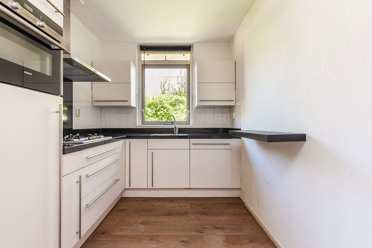 Bright family home (130 m²) with private garage - Image 12