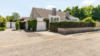Bright family home (130 m²) with private garage