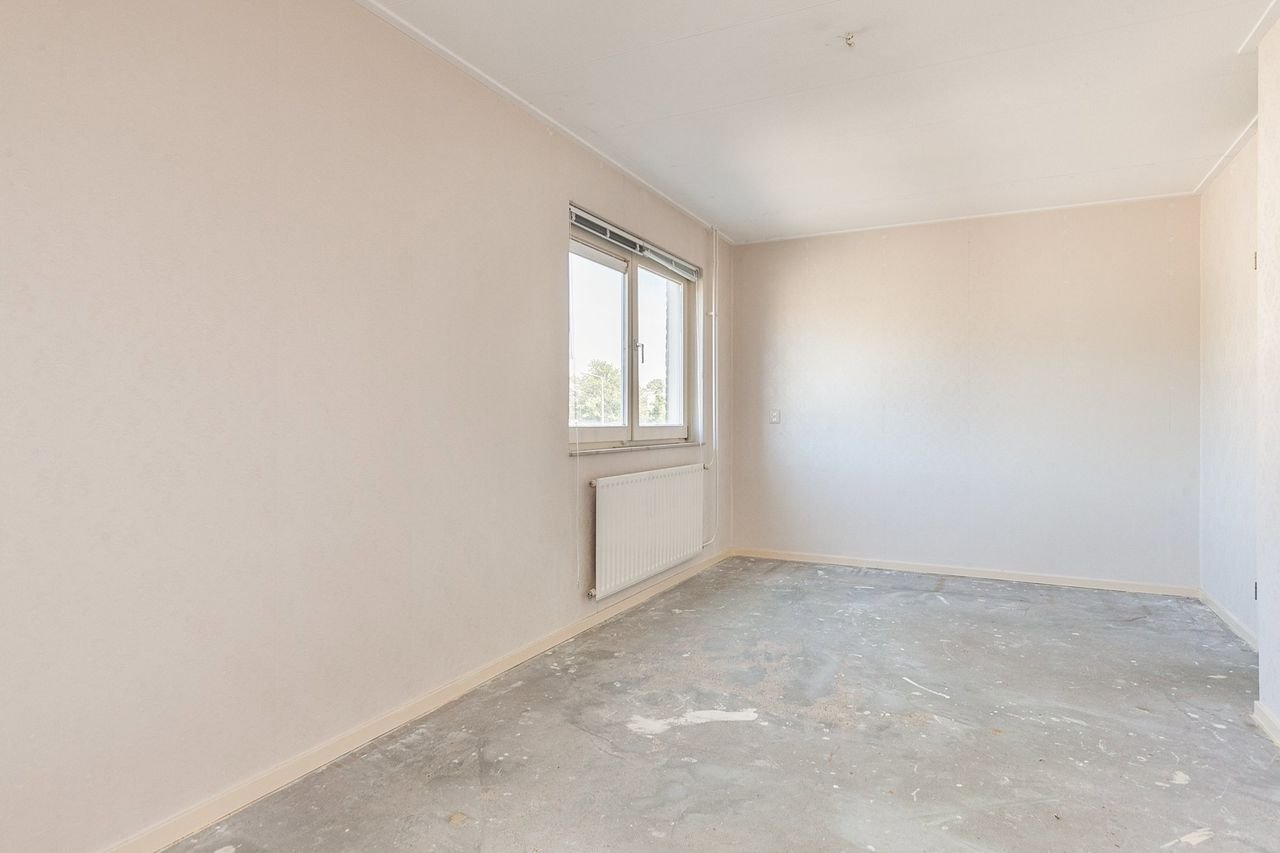 Bright family home (130 m²) with private garage - Image 17