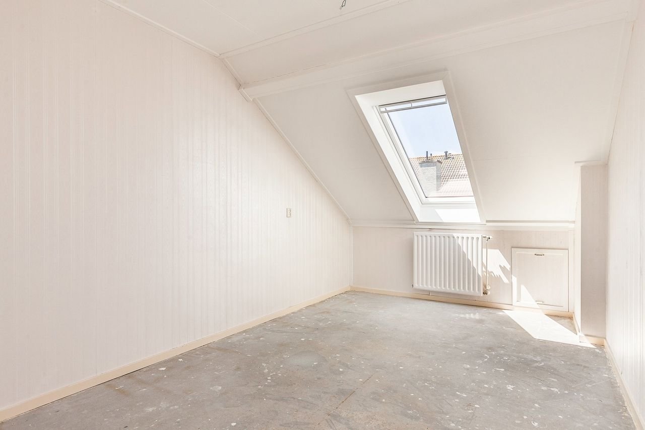 Bright family home (130 m²) with private garage - Image 20