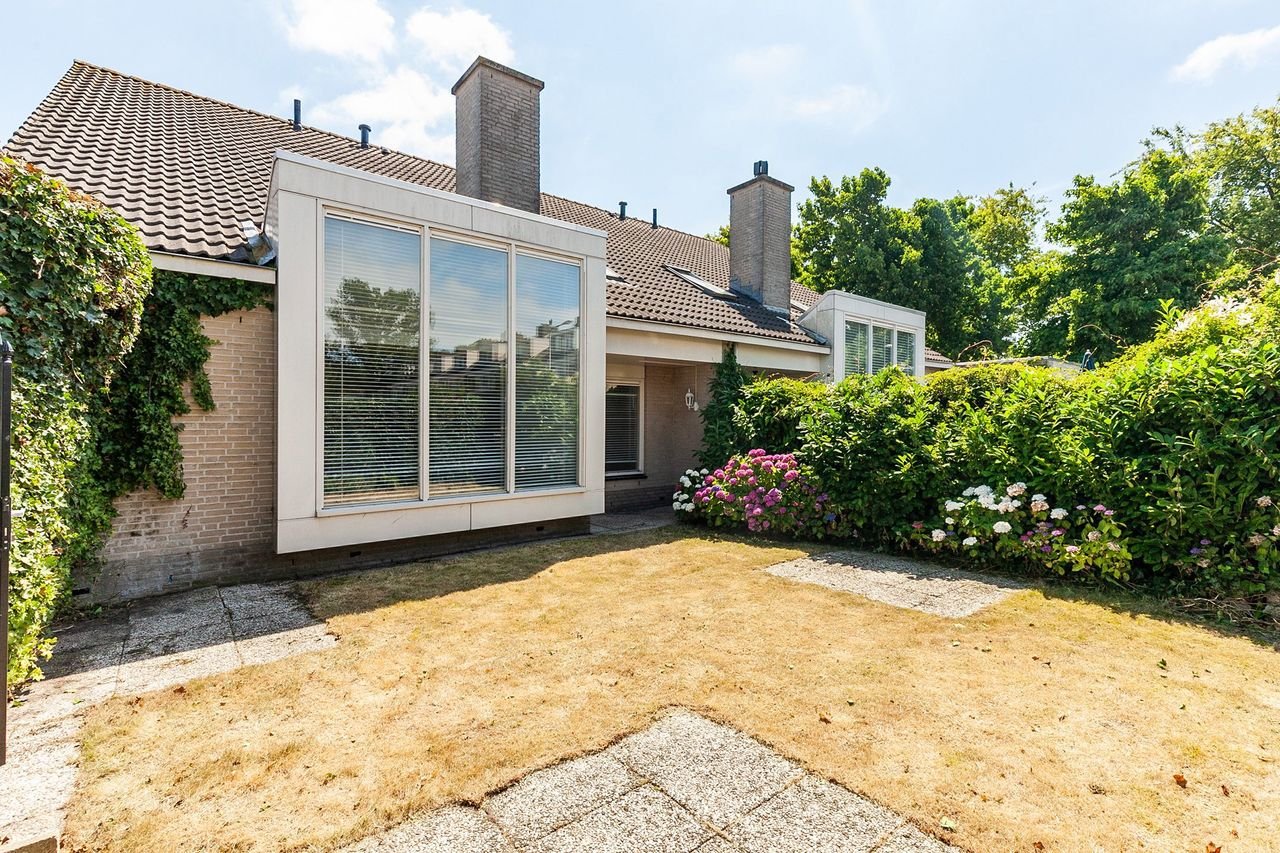 Bright family home (130 m²) with private garage - Image 28