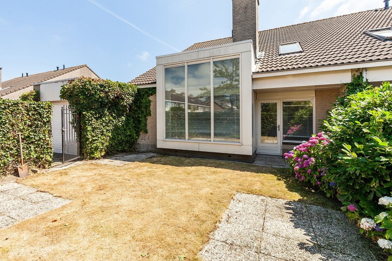 Bright family home (130 m²) with private garage - Image 27