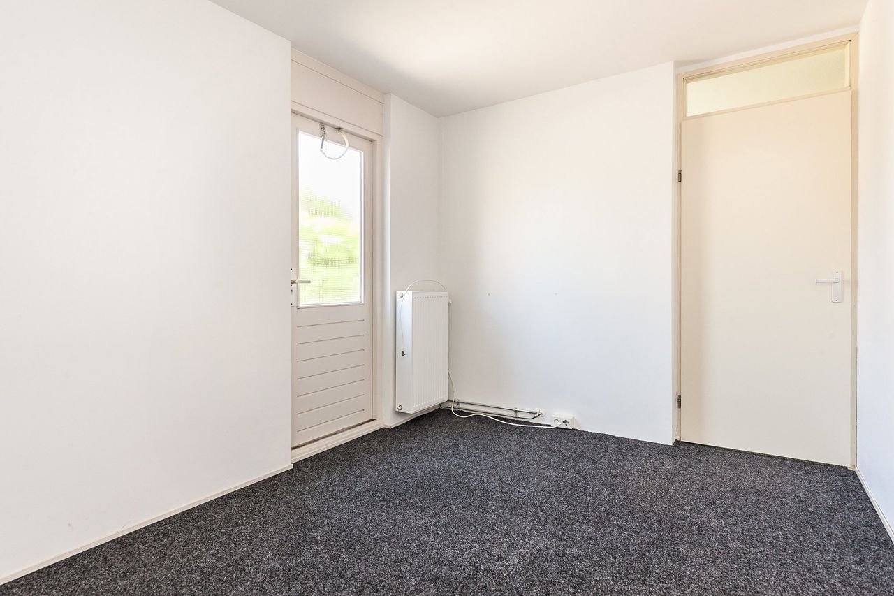 Bright family home (130 m²) with private garage - Image 15