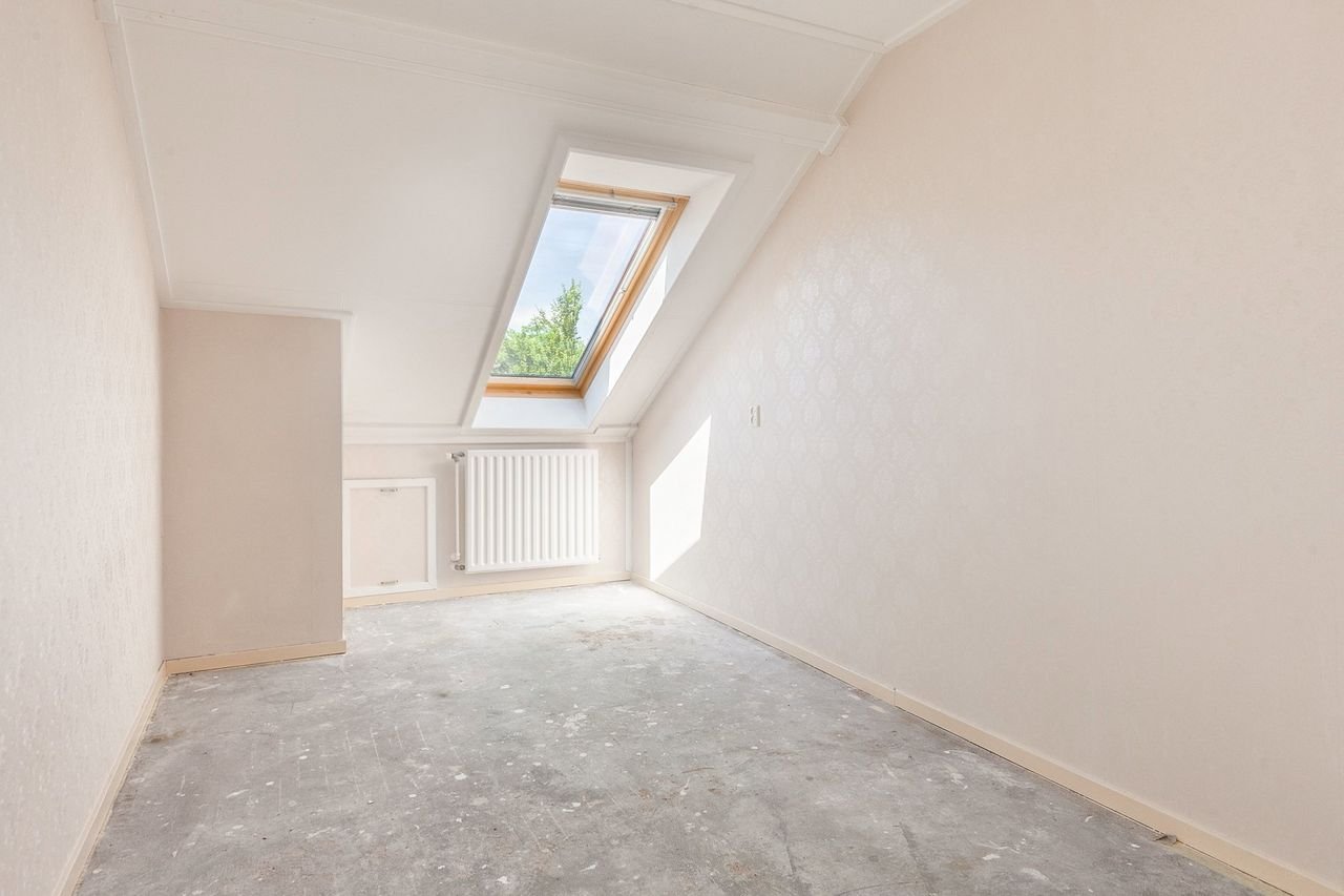 Bright family home (130 m²) with private garage - Image 18