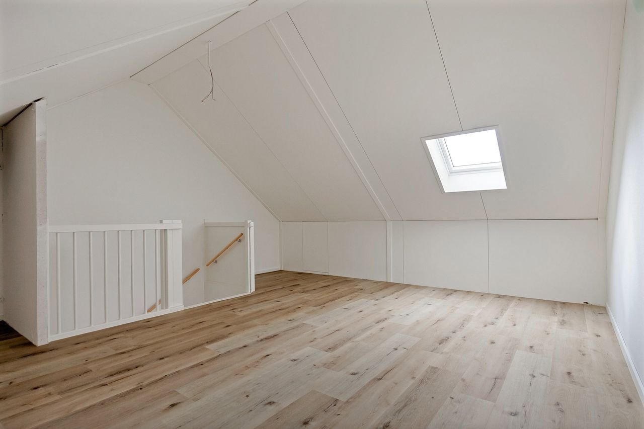 Gas-free corner house with 5 bedrooms - Image 20