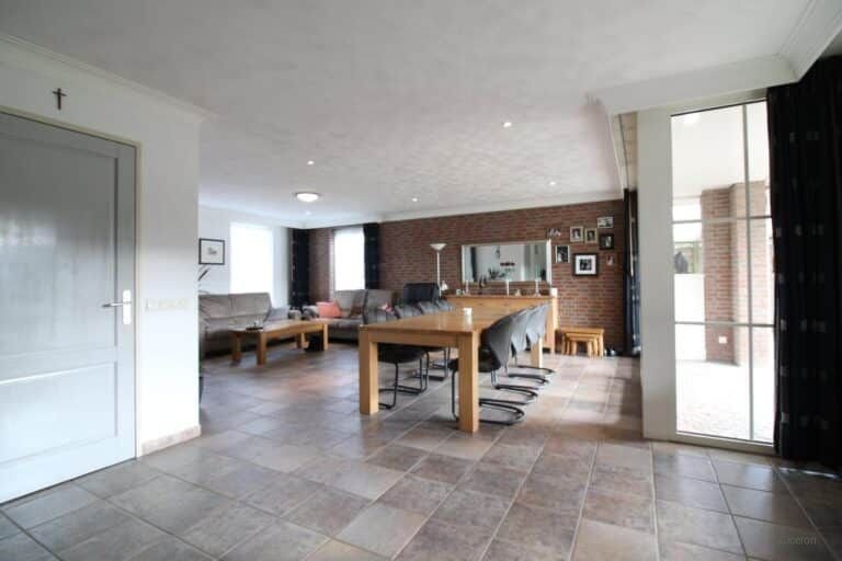 Detached House with 251m² in Wintelre - Image 9