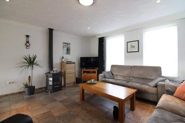 Detached House with 251m² in Wintelre - Image 7