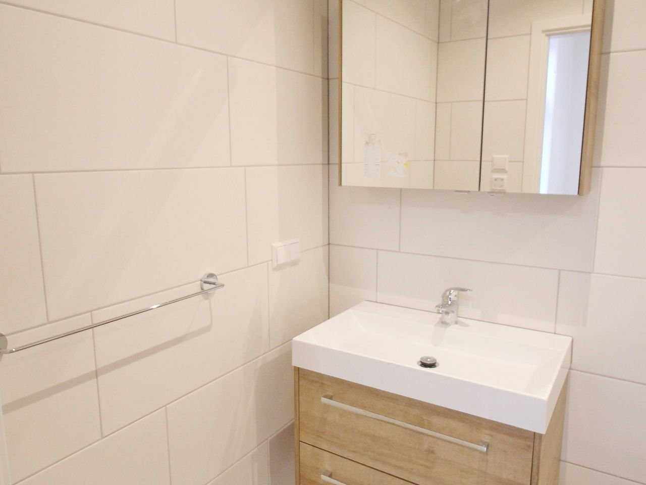 Licht benedenhuis met grote gedeelde tuin - Afbeelding 9